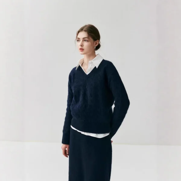 Cashmere Wool V-Neck Retro Cable Knit Korean Style  Winter Literary Cashmere Sweater for Women Solid Color Cashmere Pullover
