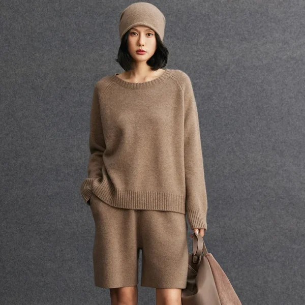 Manufacturing Women's Cashmere Knitwear Pullover Solid Crew-neck Wide Rib Trim Tops B2B Apparel Sourcing Partner